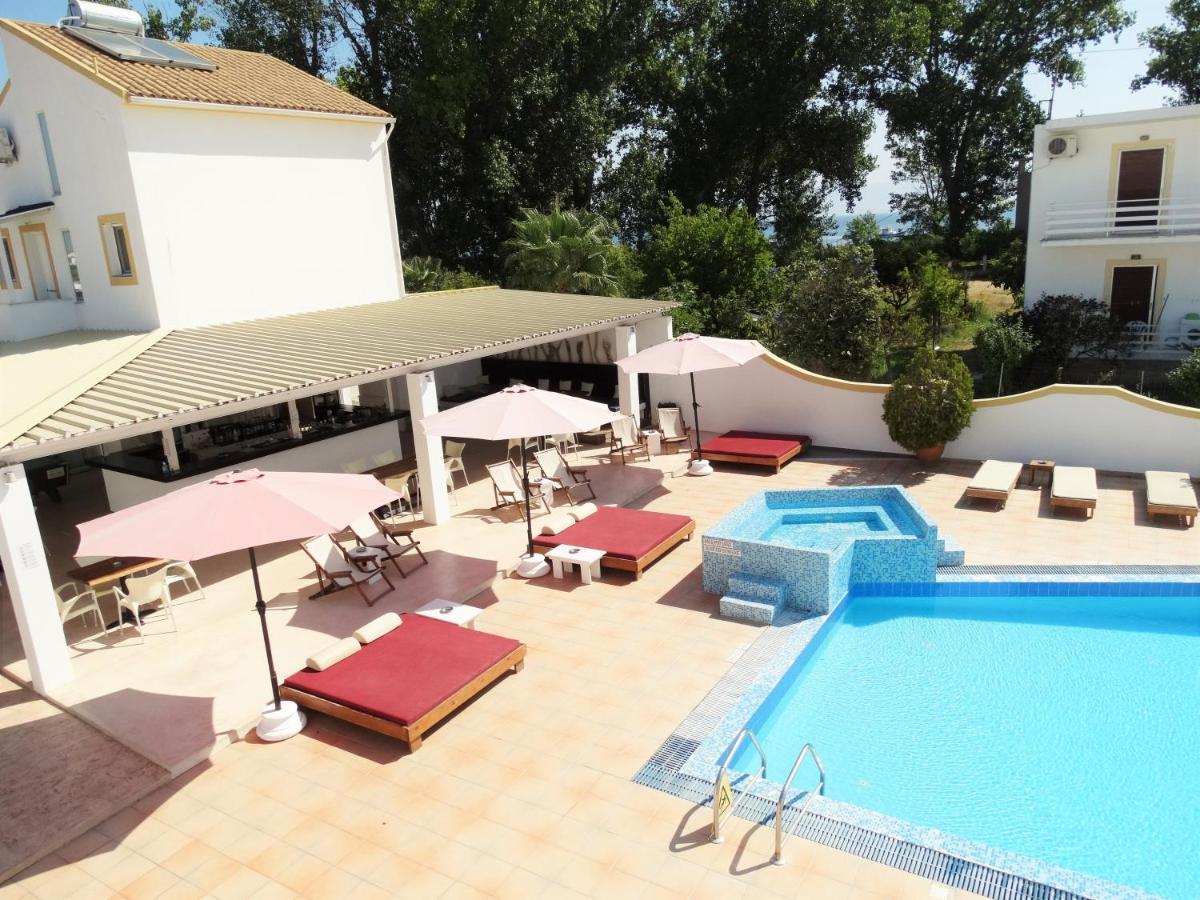 Oasis Beach Club Kávosz Kültér fotó