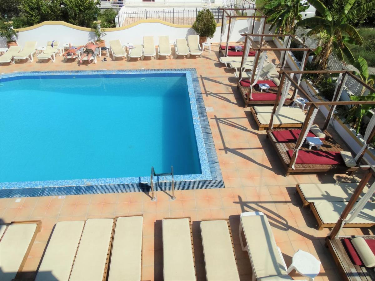 Oasis Beach Club Kávosz Kültér fotó