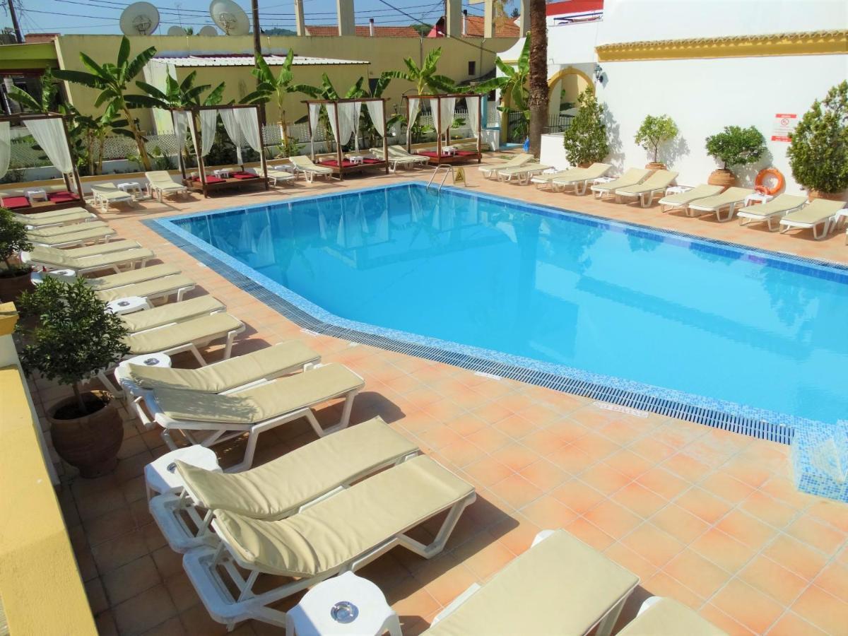 Oasis Beach Club Kávosz Kültér fotó