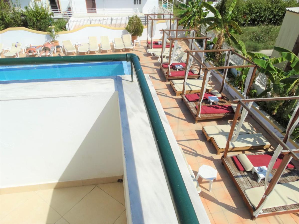 Oasis Beach Club Kávosz Kültér fotó