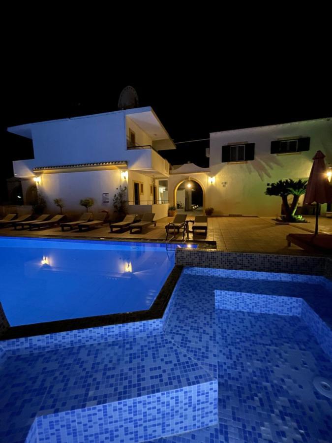 Oasis Beach Club Kávosz Kültér fotó