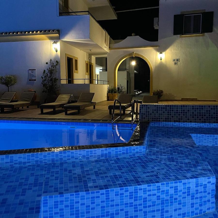Oasis Beach Club Kávosz Kültér fotó