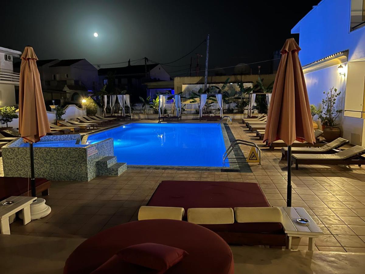 Oasis Beach Club Kávosz Kültér fotó