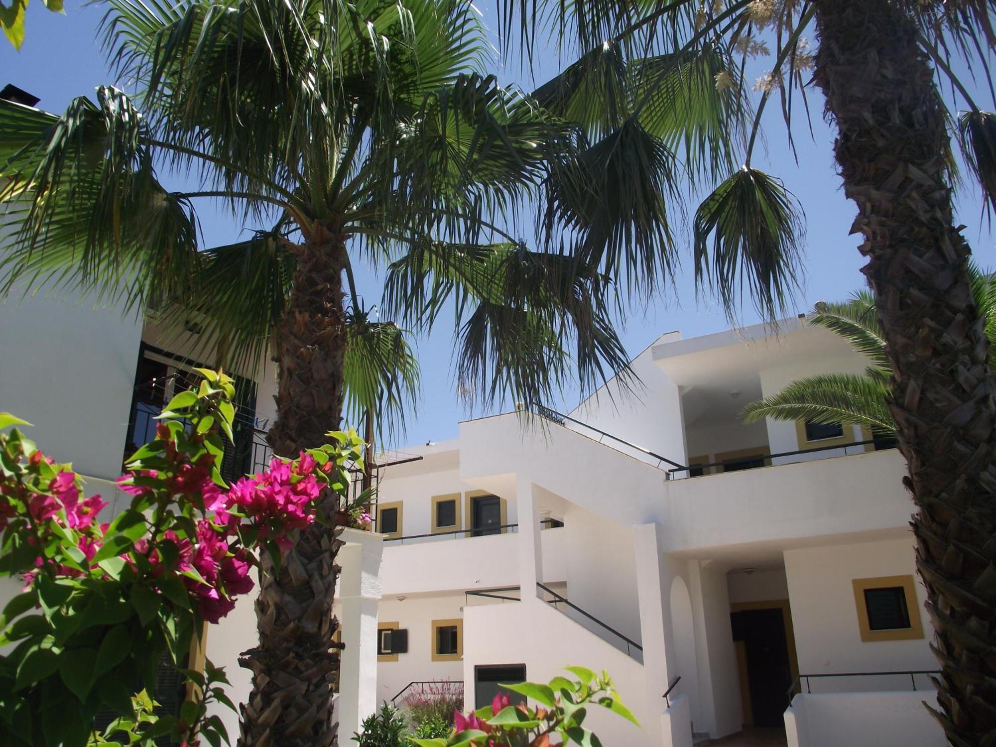 Oasis Beach Club Kávosz Kültér fotó